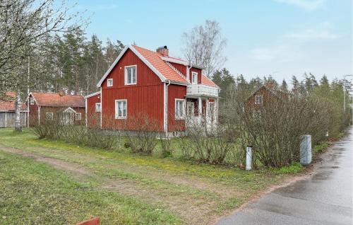 Lovely Home In Eksj With Kitchen