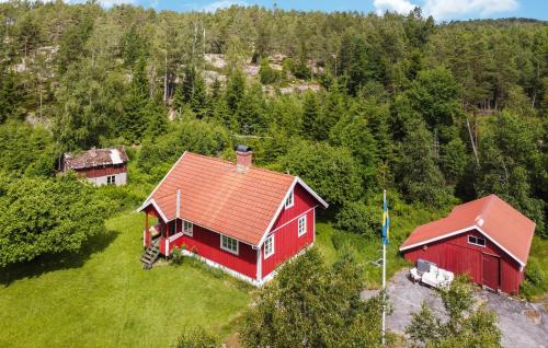 Nice Home In Tanumshede With Kitchen