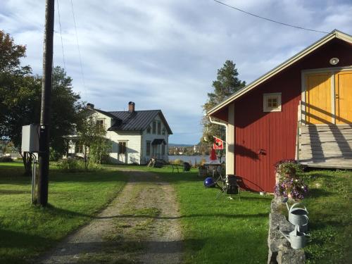 Höglunda Gård B&B Lantgård